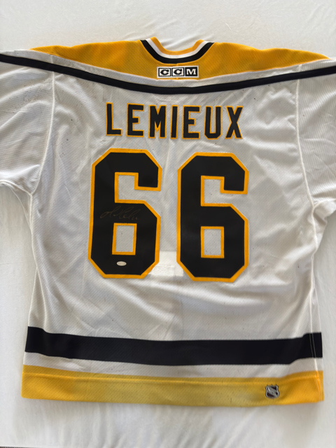Mario Lemieux Autographed Penguins Jersey